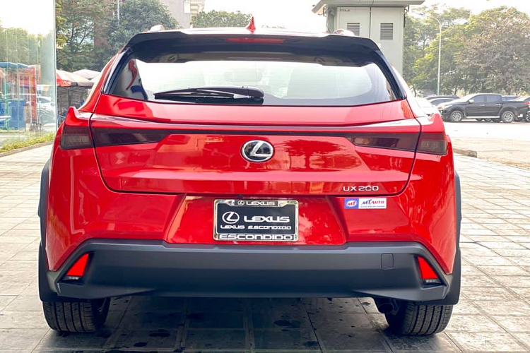đuôi xe Lexus UX 2020